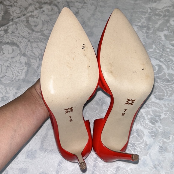BCBGeneration Lenny Smooth Soft Patent Pumps - Pointed Toe Heels, Size 7 B - EUC - Picture 8 of 17
